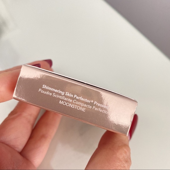 New Becca MOONSTONE Shimmering highlighter Gold - Picture 2 of 9